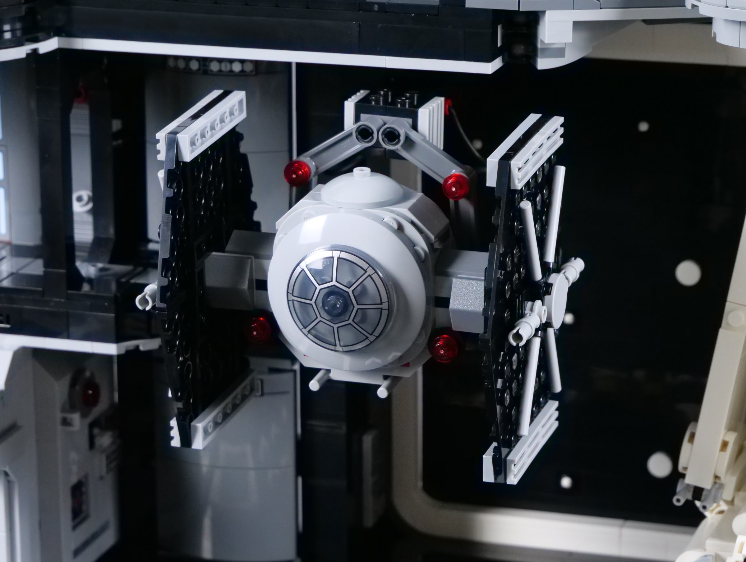 LEGO Star Wars 40771 TIE Fighter with Imperial Hangar Rack review